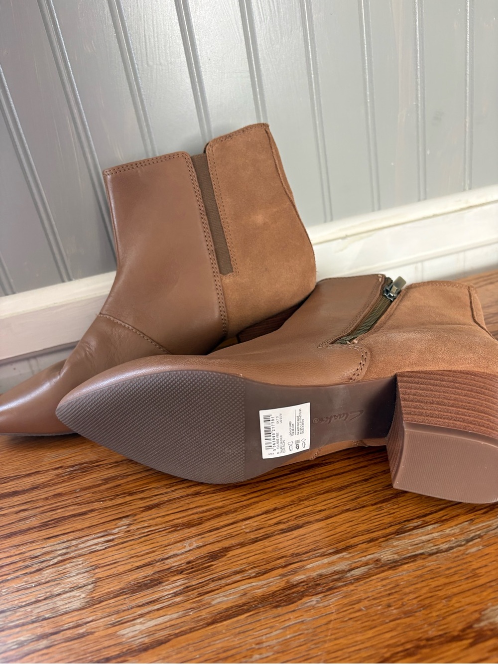 NWT! Clarks ELLANIE VIBE BOOTS, 9.5, “Taupe”(COGNAQ LEATHER) - Picture 3 of 10